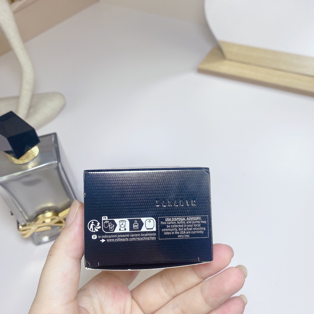 Saint Laurent perfume